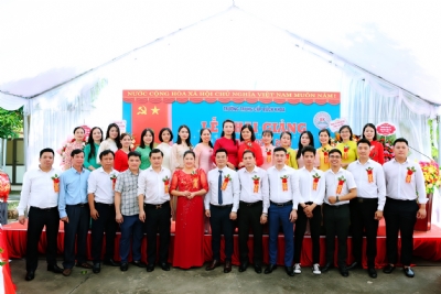 Về nhà trường